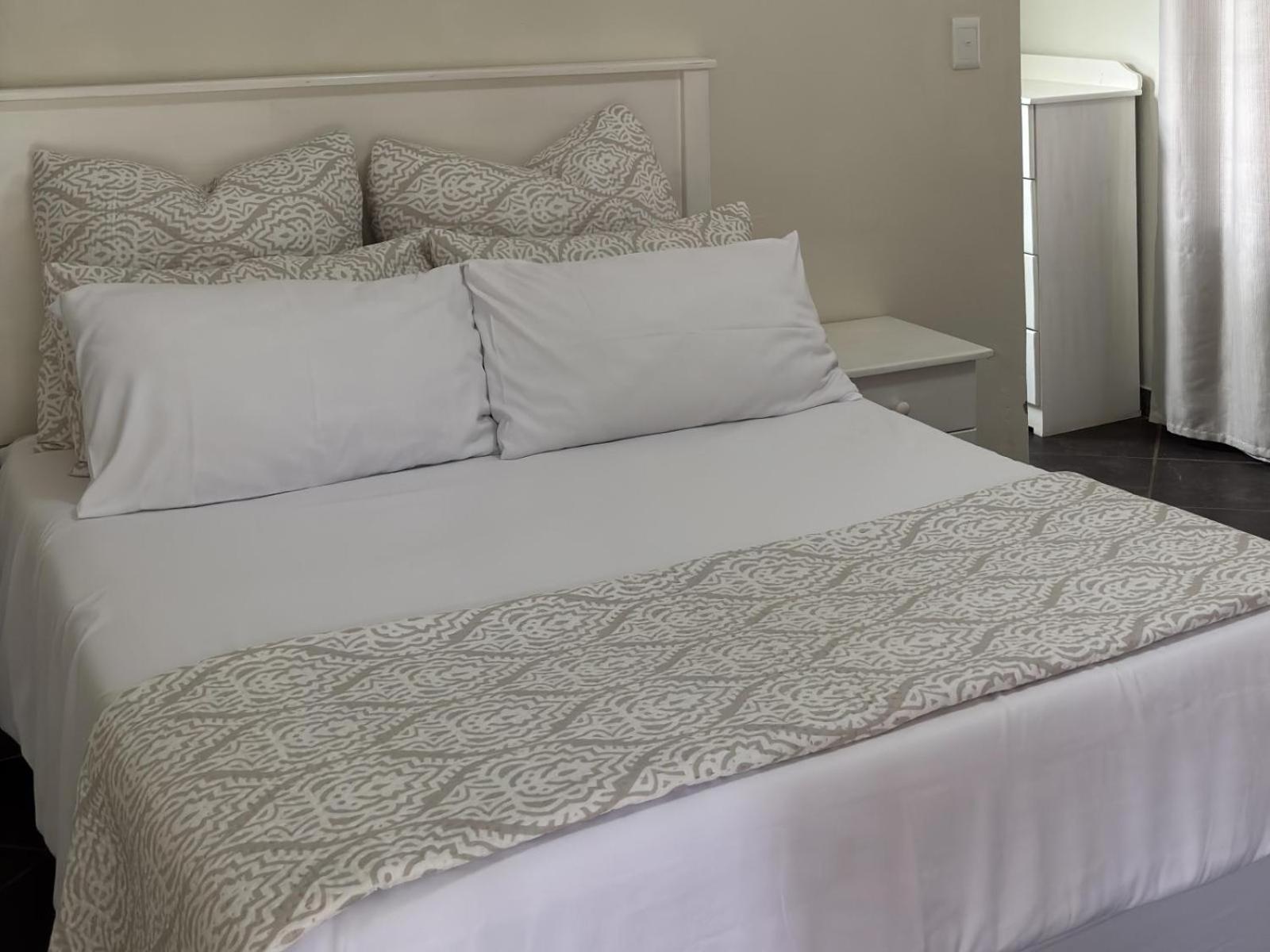 Karee Guesthouse Тхабазимби Номер фото