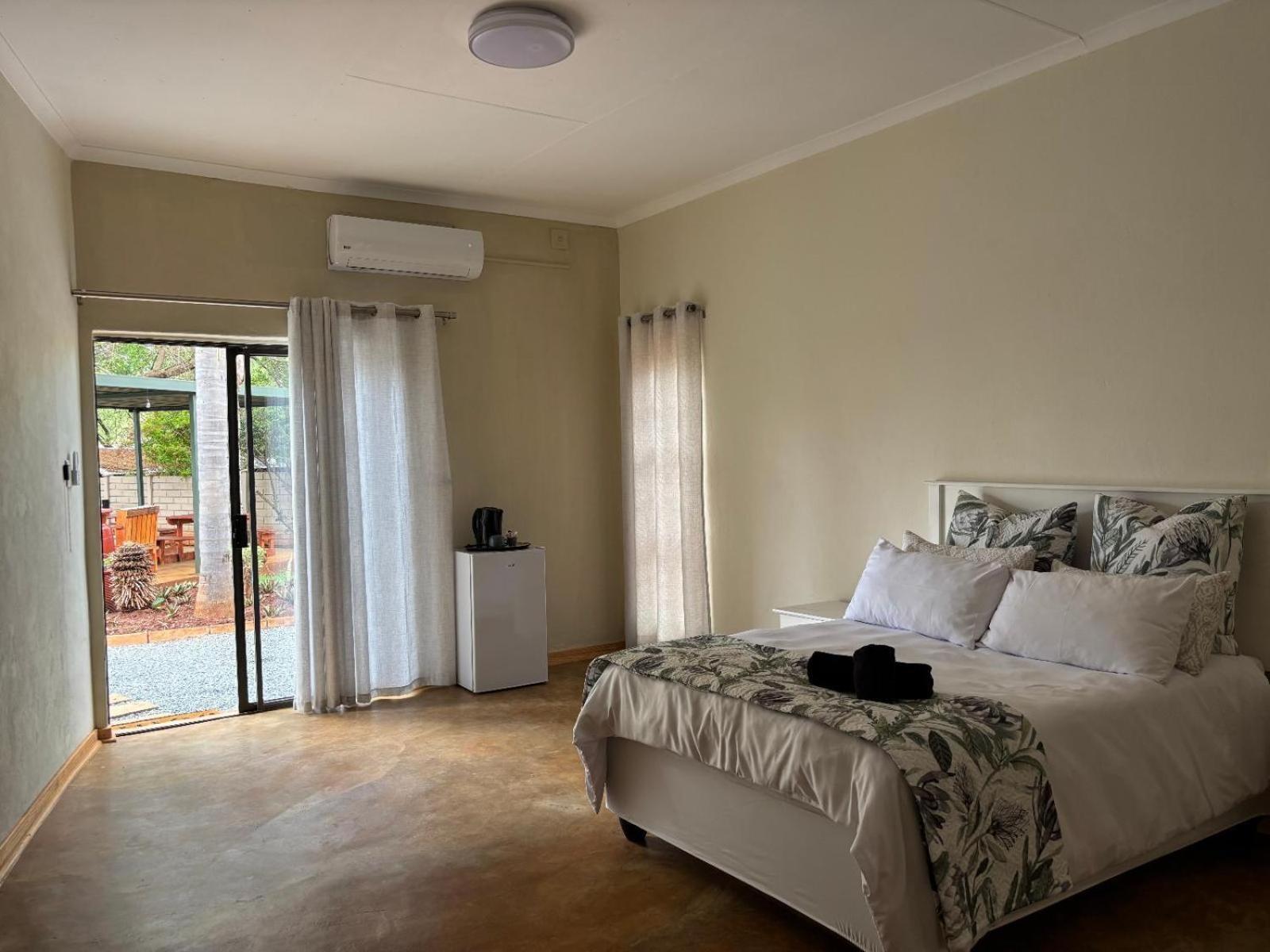 Karee Guesthouse Тхабазимби Номер фото